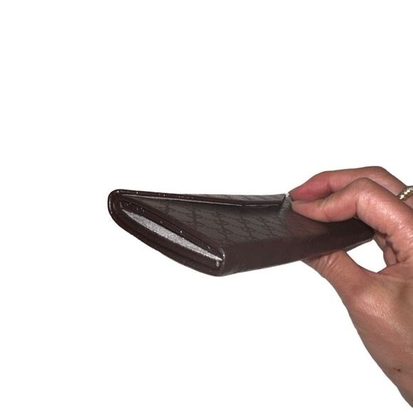 Gucci Black Embossed Clutch - Picture 5 of 5